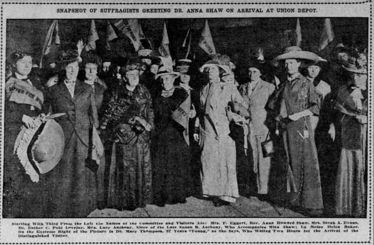 Dr. Anna Howard Shaw (fourth from left) arriving in Portland from Pendleton, while on campaign in Oregon in September 1912. From Sunday Oregonian, September 29, 1912, 16.